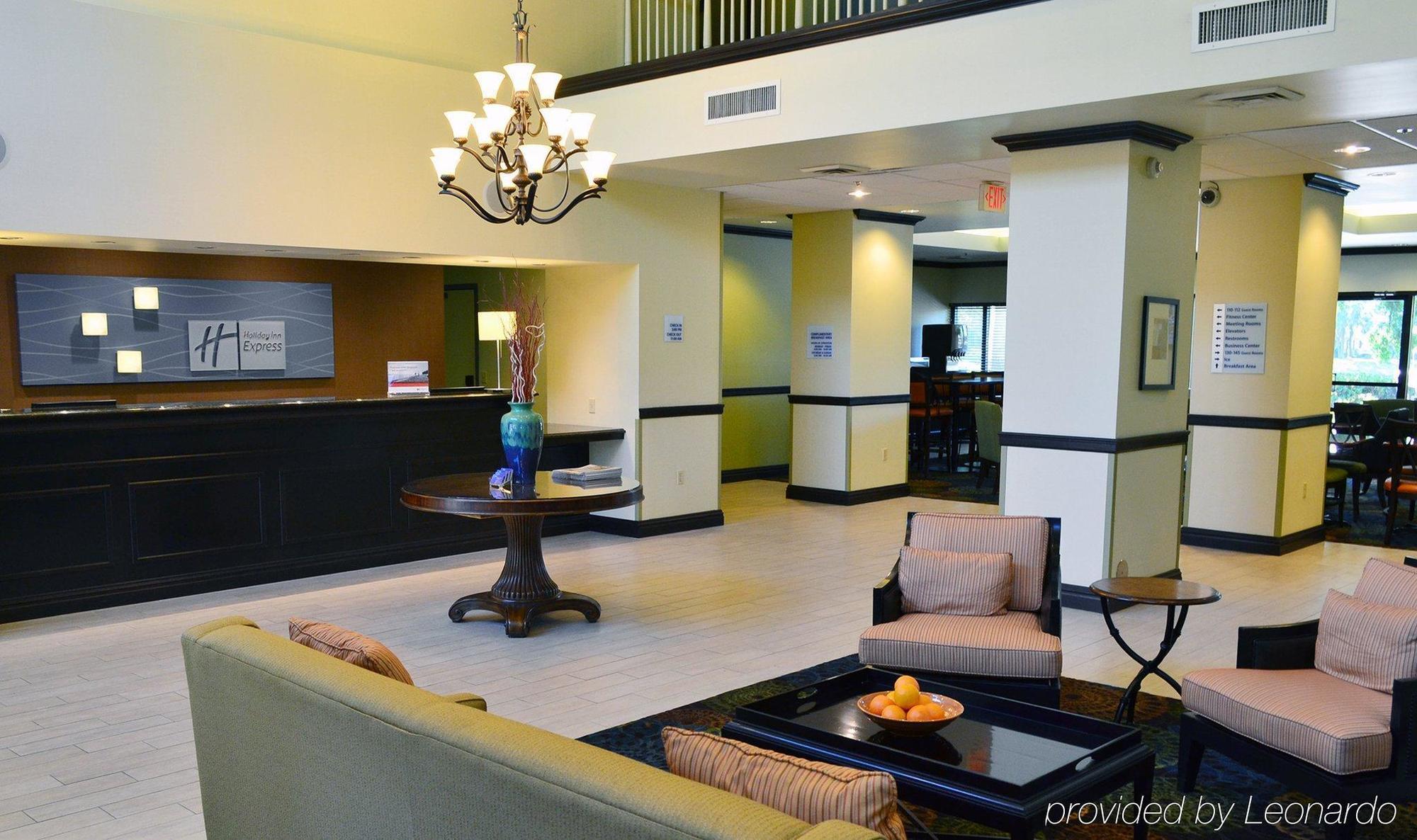 Holiday Inn Express Tampa-Brandon By Ihg Bagian luar foto