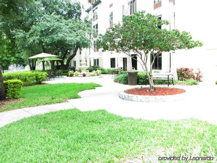 Holiday Inn Express Tampa-Brandon By Ihg Bagian luar foto