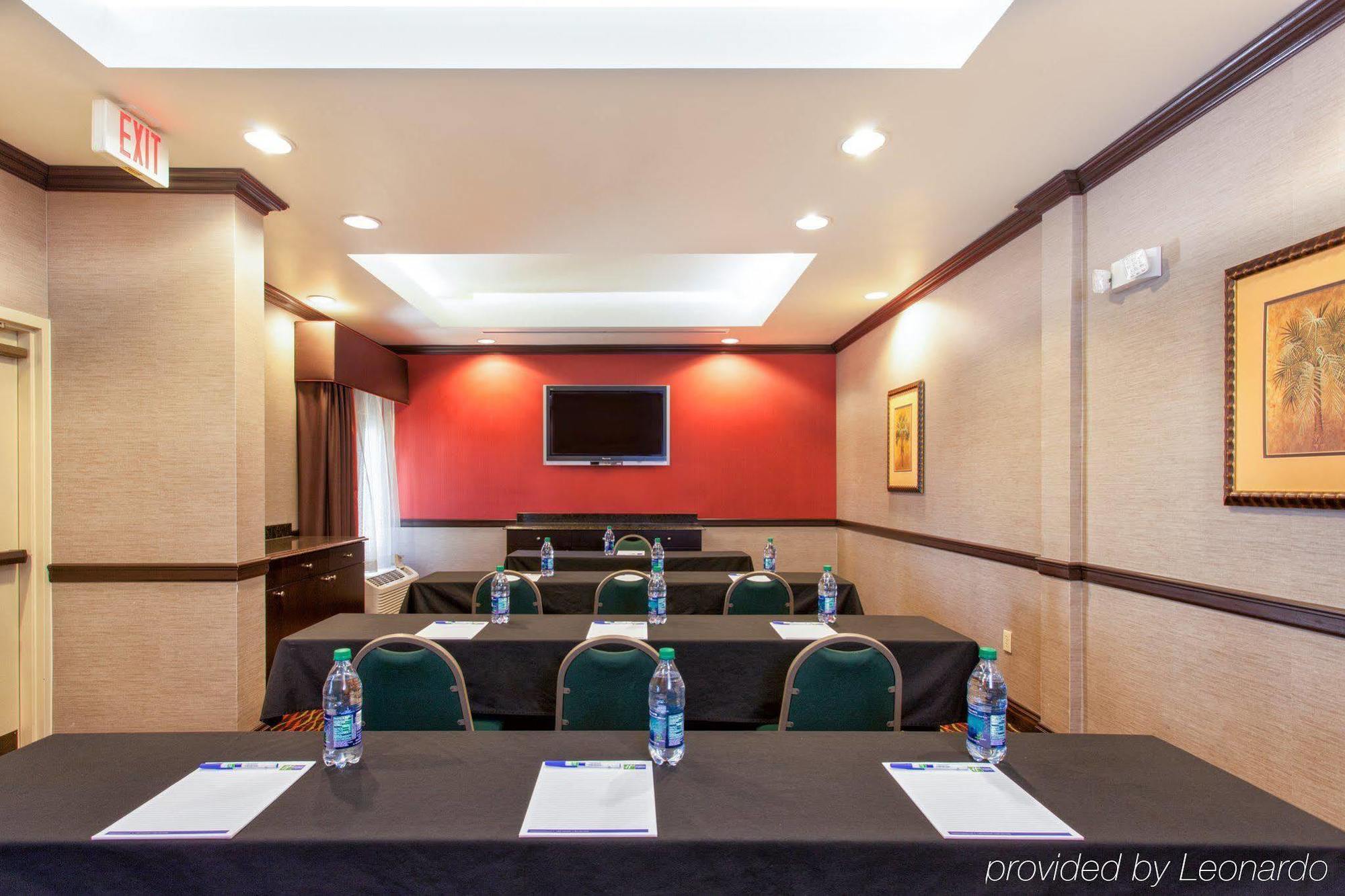 Holiday Inn Express Tampa-Brandon By Ihg Bagian luar foto