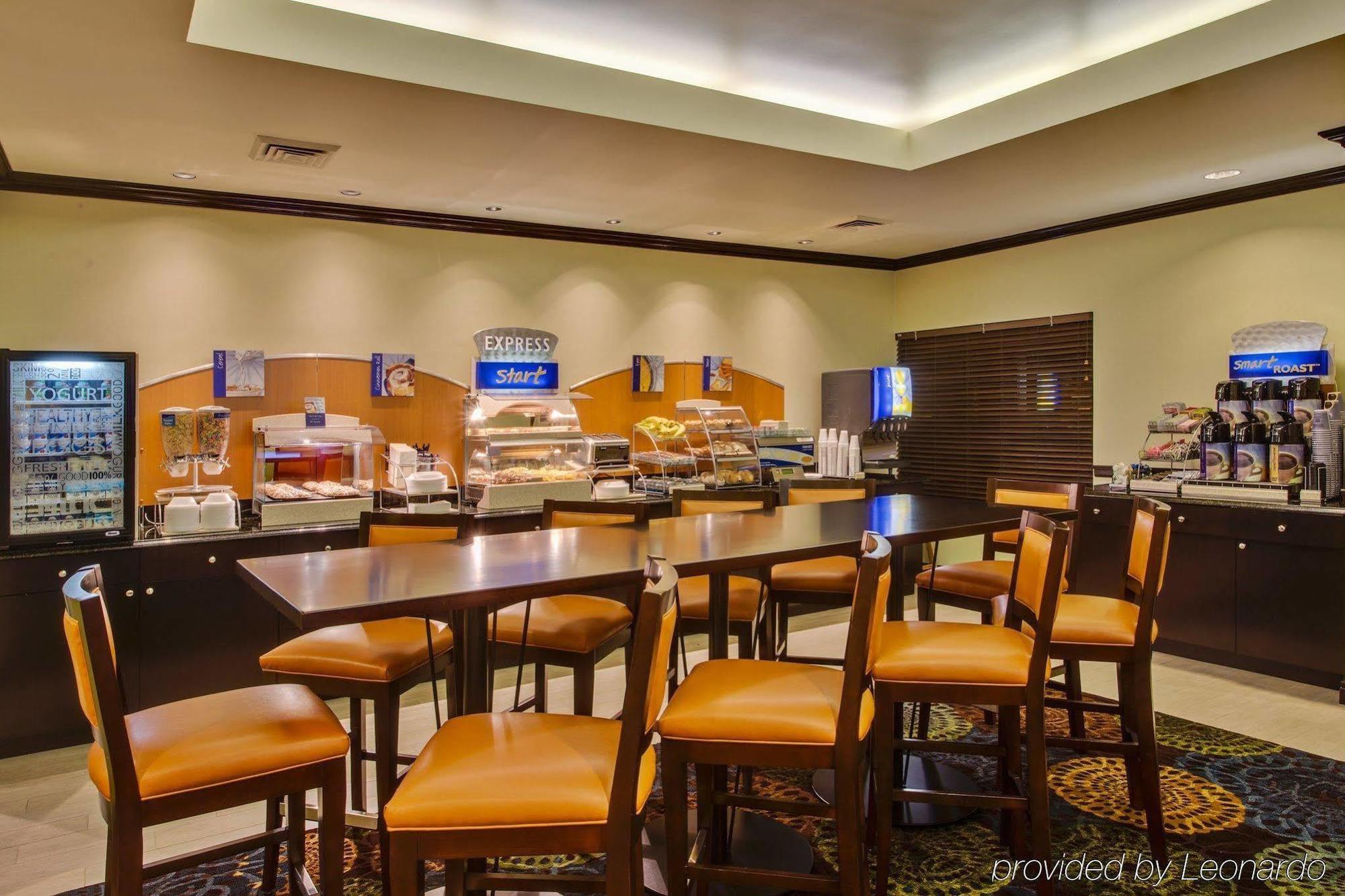 Holiday Inn Express Tampa-Brandon By Ihg Bagian luar foto